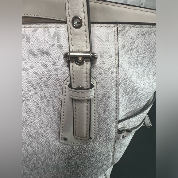 Michael Kors Monogram White and Grey Tote - Picture 5 of 15